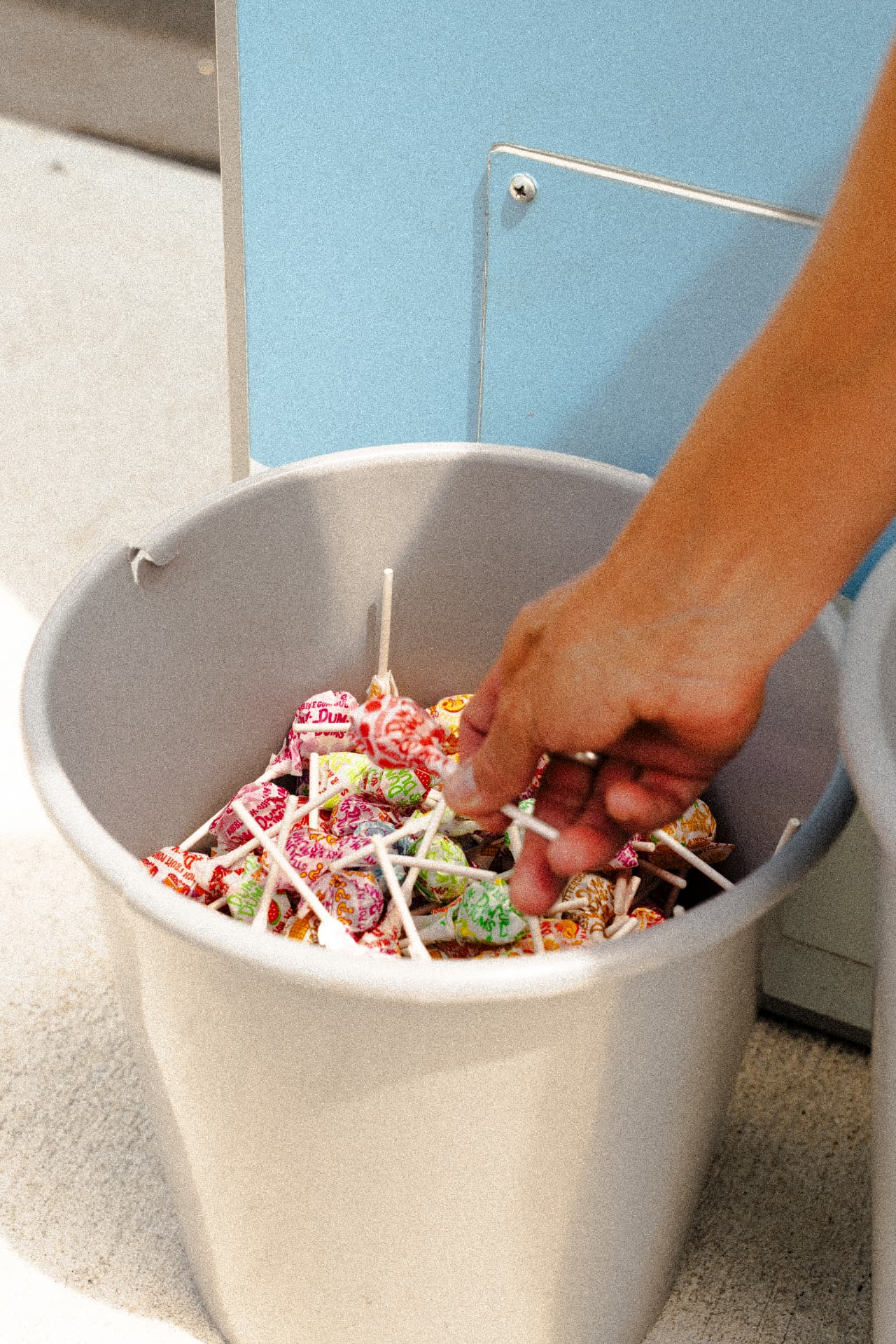 Complimentary lollipops available for Sunshine guests